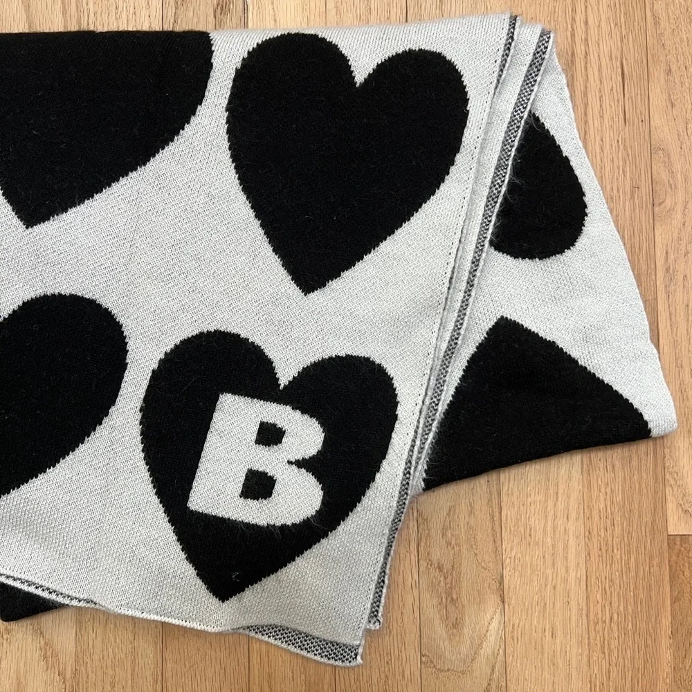 Baublebar Black Cream Wrapped In Love Custom Heart Blanket Letter‎ B